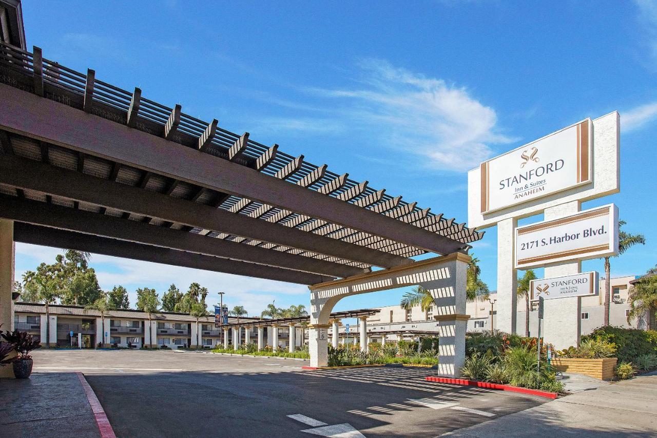 Stanford Inn & Suites Anaheim Exterior photo